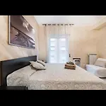 Gold House Гостевой дом