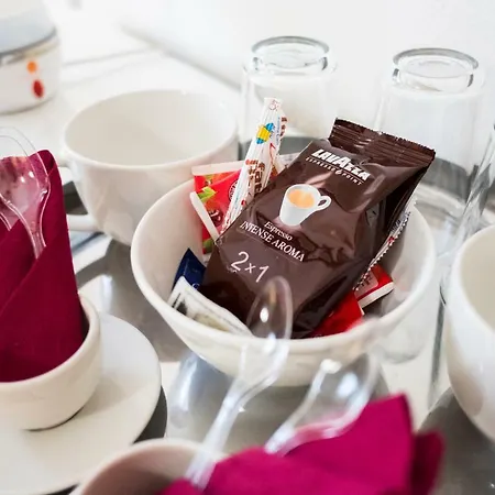 Gold House בית הארחה 3*