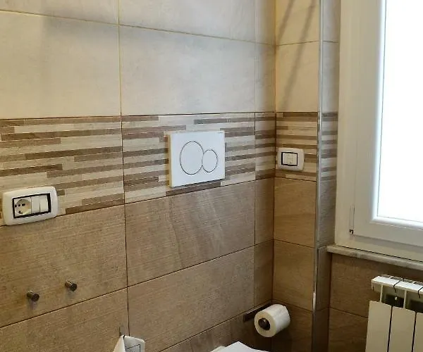 Gold House 3* لا سبيتسْيا